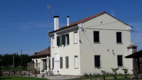 Отель Casa di Erika  Монтаньана